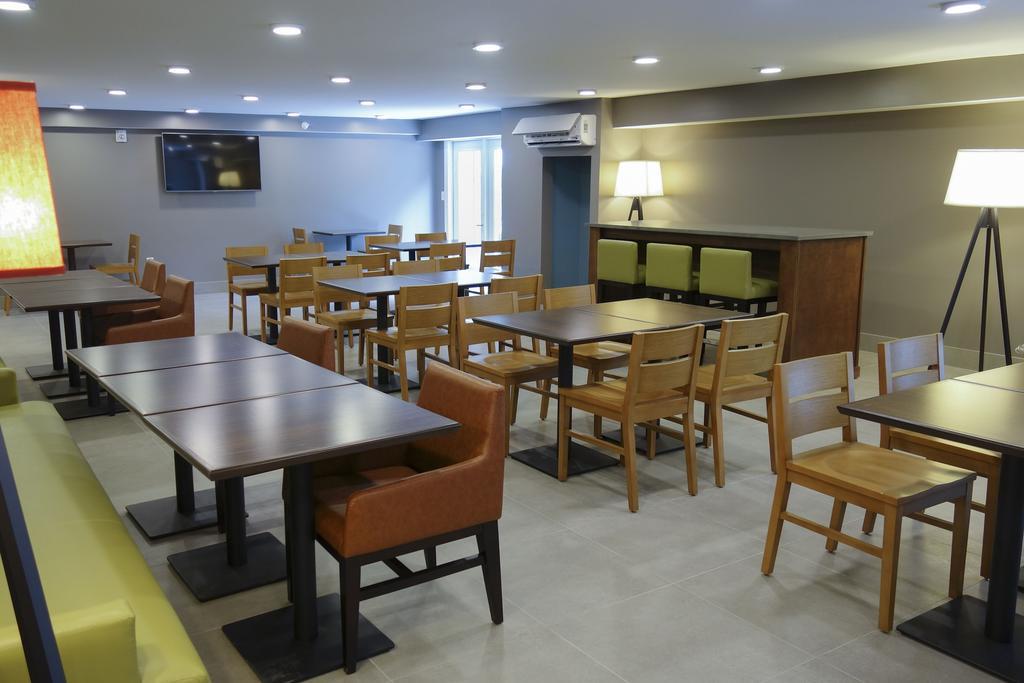 Country Inn & Suites Downtown Convention Center By Radisson, Gatlinburg, Tn ภายนอก รูปภาพ